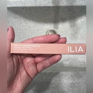 Ilia True Skin Serum Concealer Burdock SC 1.75-light w/ neutral warm undertones